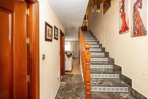 Luxury House for sale in Peligros, 420 000 €, Photo 6