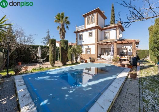 Luxury House for sale in Peligros, 430 000 €, Photo 1