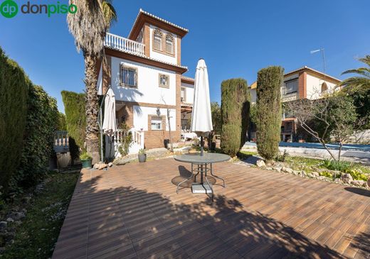 Luxury House for sale in Peligros, 430 000 €, Photo 2
