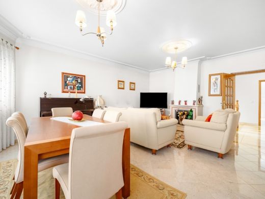 Maison de luxe à vendre à Odivelas, 708 000 €, Photo 4