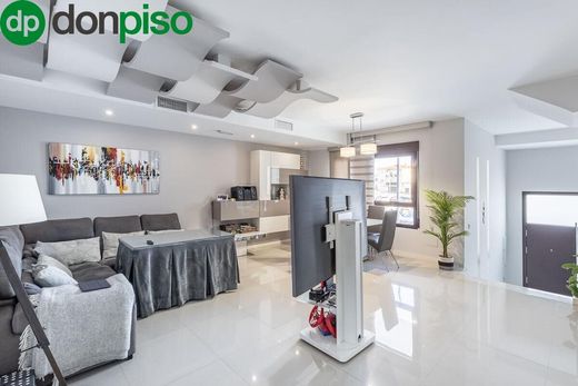 Maison de luxe à vendre à Maracena, 439 000 €, Photo 5