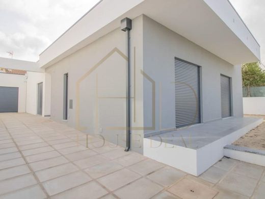 Luxury House for sale in Seixal, 550 000 €, Photo 1