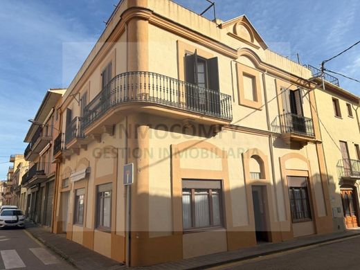 Luxury House for sale in La Bisbal d'Empordà, 450 000 €, Photo 1