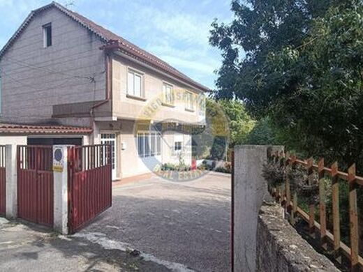 Maison de luxe à vendre à Vigo, 599 000 €, Photo 1