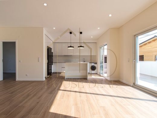 Luxury House for sale in Seixal, 485 000 €, Photo 2
