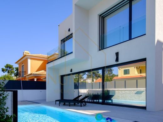 Maison de luxe à vendre à Charneca de Caparica, 1 000 000 €, Photo 2
