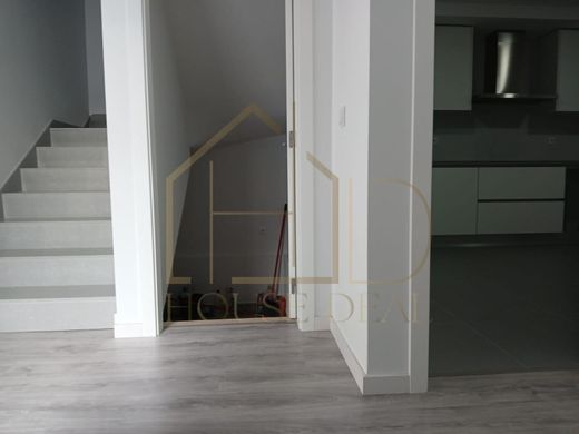 Luxury House for sale in Seixal, 585 000 €, Photo 3