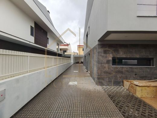 Luxury House for sale in Seixal, 441 500 €, Photo 3