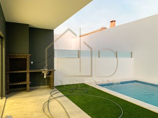 Luxury House for sale in Seixal, 595 000 €, Photo 3