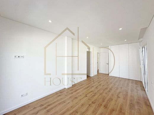 Luxury House for sale in Seixal, 410 000 €, Photo 6