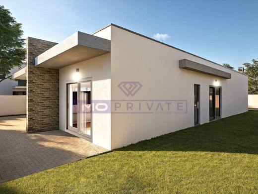 Luxury House for sale in Seixal, 625 000 €, Photo 1