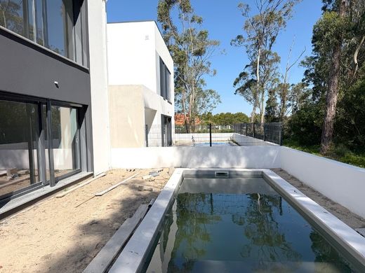 Luxury Apartment for sale in Sesimbra, 655 000 €, Photo 1