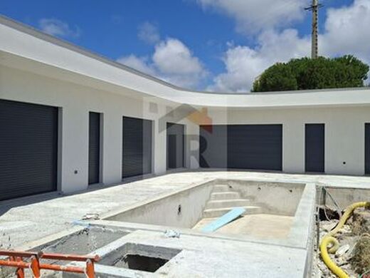 Maison de luxe à vendre à Caldas Da Rainha, 500 000 €, Photo 2