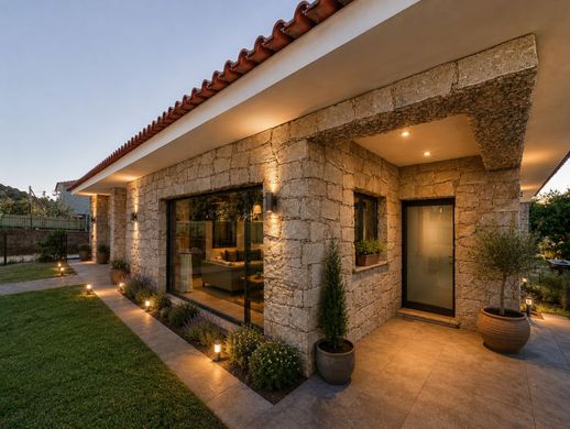 Luxury House for sale in Santa Maria Da Feira, 450 000 €, Photo 4
