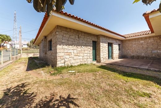 Luxury House for sale in Santa Maria Da Feira, 450 000 €, Photo 5