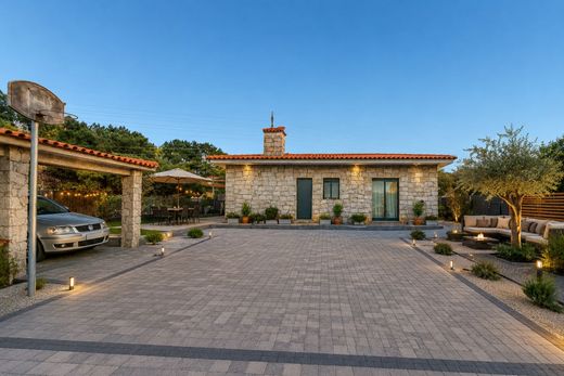 Luxury House for sale in Santa Maria Da Feira, 450 000 €, Photo 7