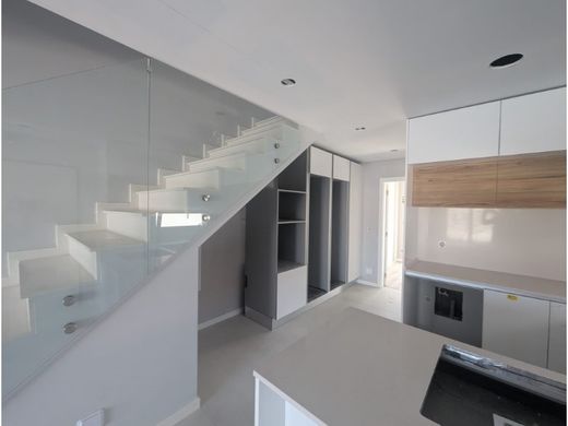 Luxury House for sale in Seixal, 475 000 €, Photo 1