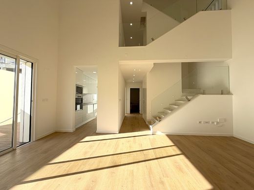 Maison de luxe à vendre à Almada, 750 000 €, Photo 1