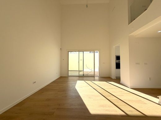 Maison de luxe à vendre à Almada, 750 000 €, Photo 2