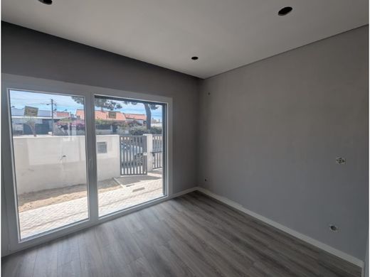 Luxury House for sale in Seixal, 475 000 €, Photo 7