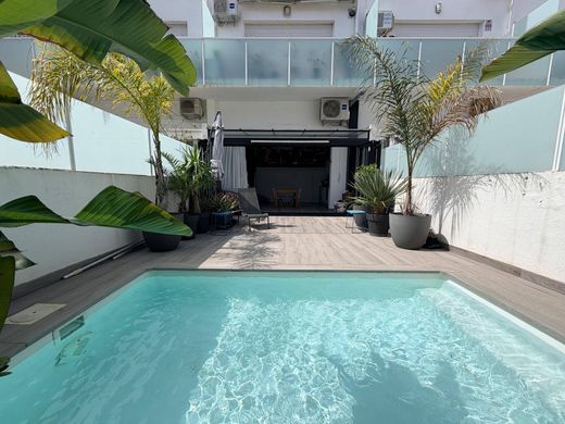 Luxury House for sale in Badalona, 795 000 €, Photo 1