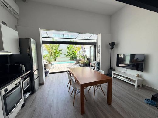 Luxury House for sale in Badalona, 795 000 €, Photo 2