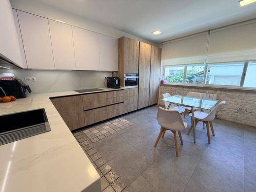 Luxury House for sale in Badalona, 795 000 €, Photo 6