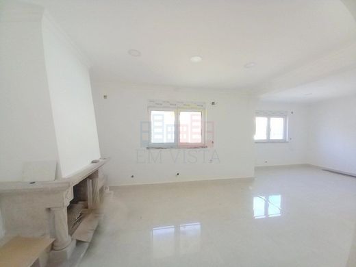 Luxury House for sale in Seixal, 445 000 €, Photo 2