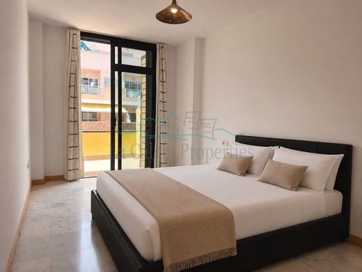 Luxury Apartment for sale in Adeje, 414 000 €, Photo 1