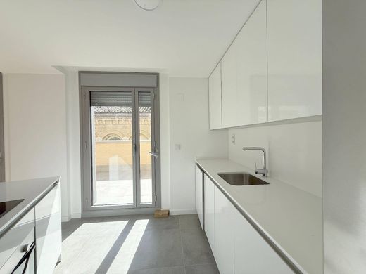Luxury Apartment for sale in Zaragoza, 460 000 €, Photo 7