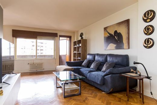 Luxury Apartment for sale in Zaragoza, 560 000 €, Photo 1
