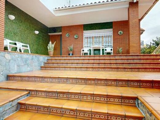Luxury House for sale in Viladecans, 795 000 €, Photo 2