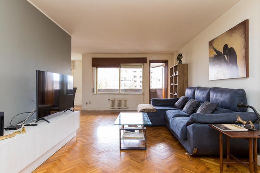 Luxury Apartment for sale in Zaragoza, 560 000 €, Photo 2