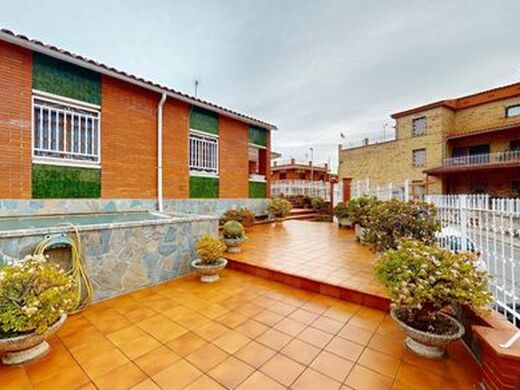 Luxury House for sale in Viladecans, 795 000 €, Photo 3