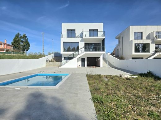 Maison de luxe à vendre à Caldas Da Rainha, 598 000 €, Photo 1