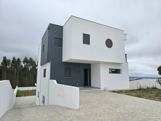 Maison de luxe à vendre à Caldas Da Rainha, 598 000 €, Photo 2