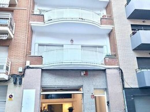 Luxury House for sale in Rubí, 450 000 €, Photo 1
