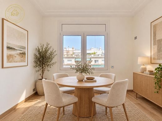 Luxury Apartment for sale in Barcelona, 650 000 €, Photo 1
