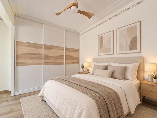 Luxury Apartment for sale in Barcelona, 650 000 €, Photo 2