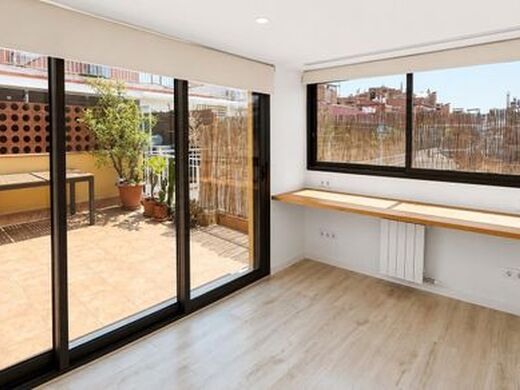 Luxury Apartment for sale in Barcelona, 798 500 €, Photo 3