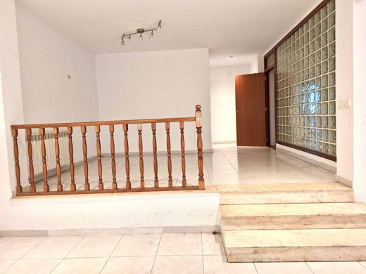 Luxury House for sale in Rubí, 450 000 €, Photo 3