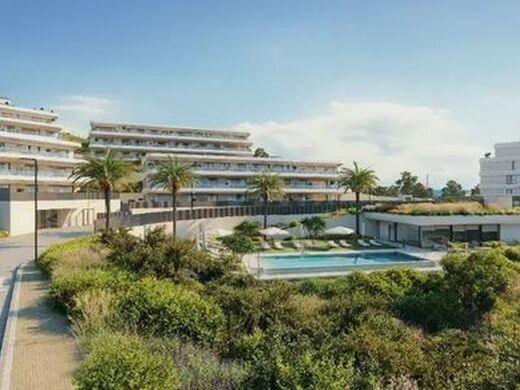 Luxury Apartment for sale in Estepona, 705 000 €, Photo 4