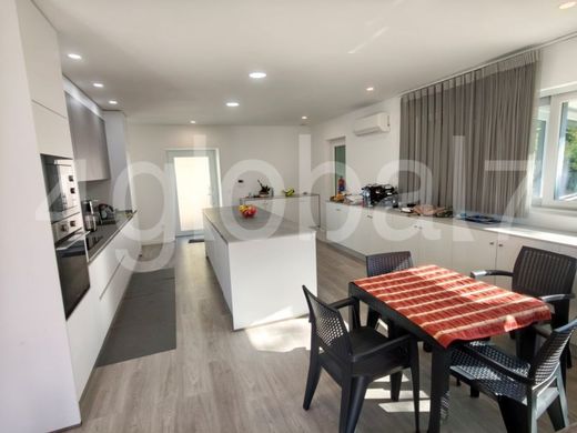 Luxury House for sale in Sever Do Vouga, 419 000 €, Photo 4