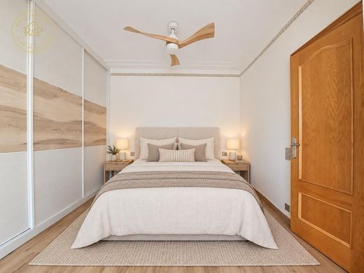 Luxury Apartment for sale in Barcelona, 650 000 €, Photo 4