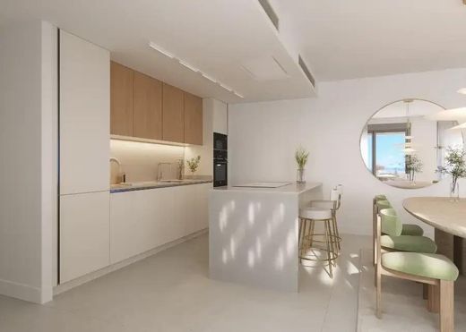 Luxury Apartment for sale in Estepona, 705 000 €, Photo 6