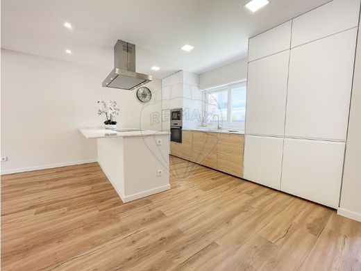 Maison de luxe à vendre à Oeiras, 1 175 000 €, Photo 1