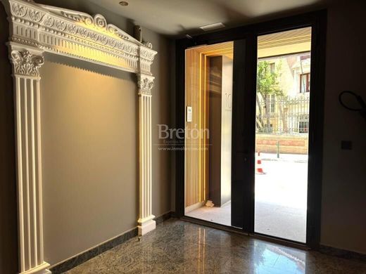 Luxury Apartment for sale in Zaragoza, 682 500 €, Photo 5