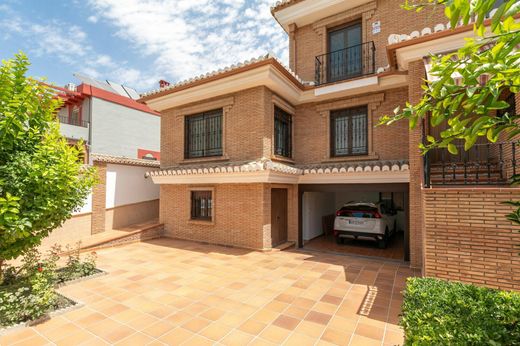 Maison de luxe à vendre à Ogíjares, 580 000 €, Photo 1