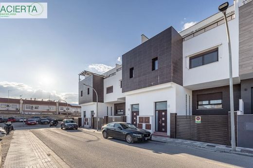 Maison de luxe à vendre à Maracena, 439 000 €, Photo 3