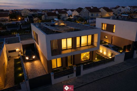 Luxury House for sale in Seixal, 690 000 €, Photo 4